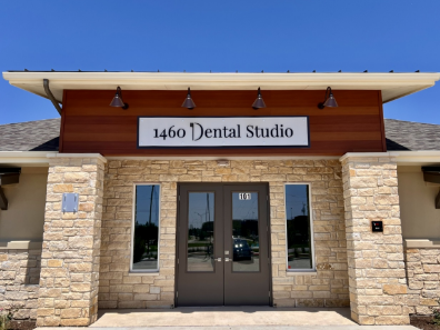 Outside view of 1460 Dental Studio